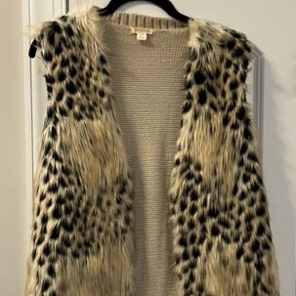 Xhilaration Faux Fur Vest - Women's - M/M - Picture 1 of 7